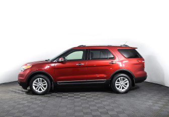 Подержанный автомобиль Ford Explorer 2012 года (3 фото)