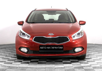 Подержанный автомобиль Kia Ceed Wagon 2013 года (2 фото)