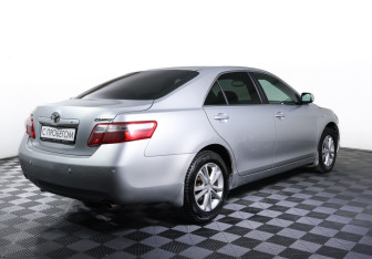 Подержанный автомобиль Toyota Camry Sedan 2008 года (5 фото)