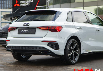 Подержанный автомобиль Audi A3 Hatchback 2020 года (21 фото)