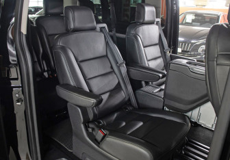 Подержанный автомобиль Peugeot Traveller 2020 года (12 фото)