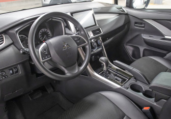 Подержанный автомобиль Mitsubishi Xpander 2021 года (18 фото)