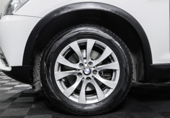 Подержанный автомобиль BMW X3 2013 года (23 фото)