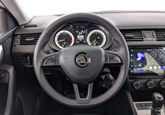 Подержанный автомобиль Skoda Octavia Liftback 2022 года (22 фото)