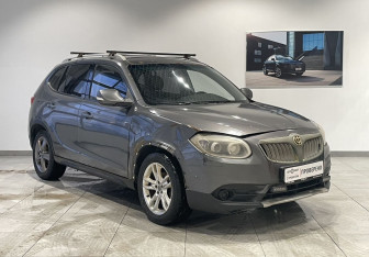 Подержанный автомобиль Brilliance V5 2014 года (3 фото)