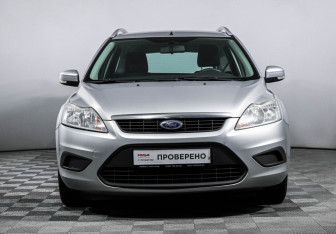 Подержанный автомобиль Ford Focus Wagon 2010 года (2 фото)