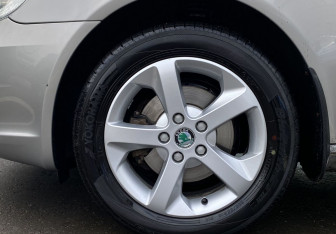 Подержанный автомобиль Skoda Octavia Liftback 2013 года (9 фото)