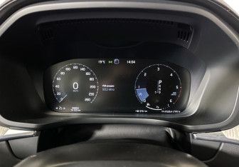 Подержанный автомобиль Volvo XC60 2019 года (11 фото)