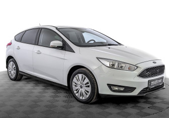 Подержанный автомобиль Ford Focus Hatchback 2018 года (3 фото)