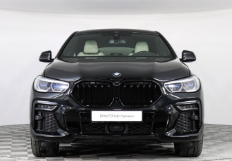 Подержанный автомобиль BMW X6 2021 года (3 фото)