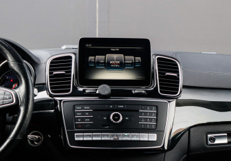 Подержанный автомобиль Mercedes-Benz GLE 2017 года (33 фото)