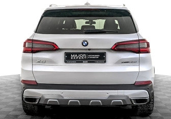 Подержанный автомобиль BMW X5 2018 года (6 фото)