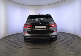 Подержанный автомобиль BMW X3 2020 года (6 фото)