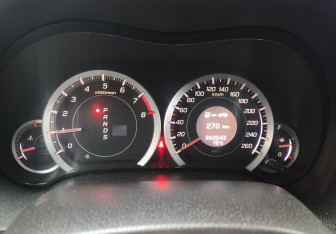 Подержанный автомобиль Honda Accord Sedan 2008 года (14 фото)