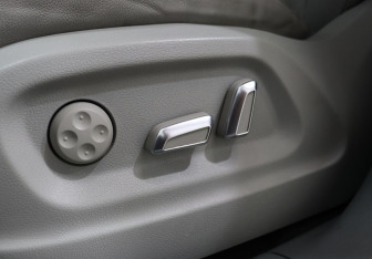 Подержанный автомобиль Audi Q5 2013 года (12 фото)