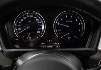 Подержанный автомобиль BMW X2 2018 года (10 фото)