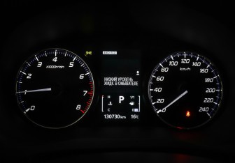 Подержанный автомобиль Mitsubishi Outlander 2019 года (16 фото)