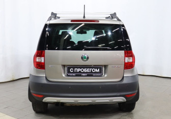 Подержанный автомобиль Skoda Yeti 2012 года (5 фото)