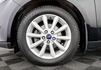 Подержанный автомобиль Ford Focus Sedan 2019 года (9 фото)