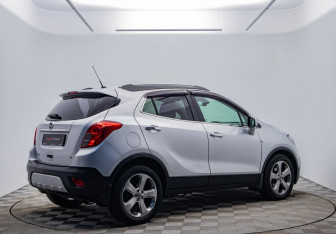 Подержанный автомобиль Opel Mokka 2013 года (5 фото)