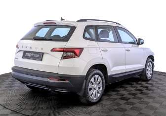 Подержанный автомобиль Skoda Karoq 2020 года (5 фото)