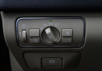Подержанный автомобиль Volvo XC60 2015 года (16 фото)