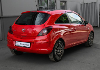 Подержанный автомобиль Opel Corsa 2012 года (4 фото)