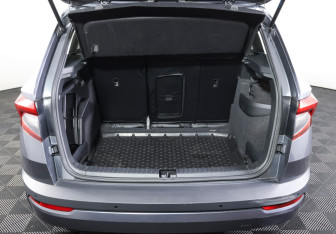 Подержанный автомобиль Skoda Karoq 2021 года (9 фото)
