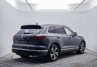 Подержанный автомобиль Volkswagen Touareg 2018 года (5 фото)