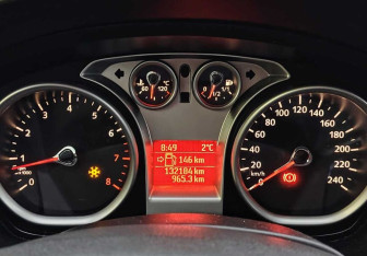 Подержанный автомобиль Ford Focus Sedan 2008 года (14 фото)