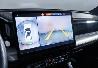 Подержанный автомобиль GAC GS8 2023 года (19 фото)