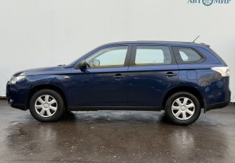 Подержанный автомобиль Mitsubishi Outlander 2014 года (8 фото)