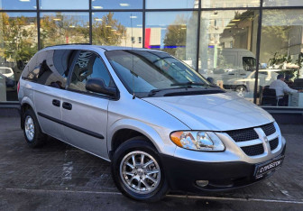 Подержанный автомобиль Dodge Caravan 2004 года (3 фото)