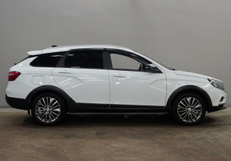 Подержанный автомобиль LADA (ВАЗ) Vesta Wagon 2021 года (4 фото)