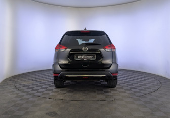 Подержанный автомобиль Nissan X-Trail 2018 года (6 фото)