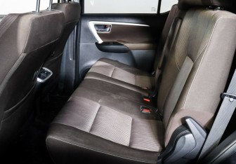 Подержанный автомобиль Toyota Fortuner 2019 года (13 фото)