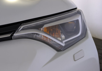 Подержанный автомобиль Toyota RAV4 2018 года (11 фото)