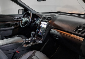 Подержанный автомобиль Ford Explorer 2019 года (12 фото)