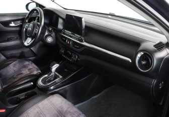 Подержанный автомобиль Kia Cerato Sedan 2021 года (9 фото)
