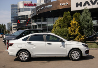 Подержанный автомобиль LADA (ВАЗ) Vesta Sedan 2024 года (3 фото)