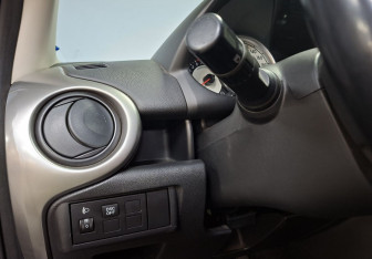 Подержанный автомобиль Mazda 2 Hatchback 2009 года (18 фото)