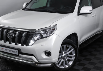 Подержанный автомобиль Toyota Land Cruiser Prado 2015 года (18 фото)