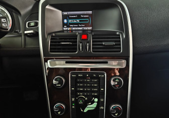 Подержанный автомобиль Volvo XC60 2011 года (13 фото)