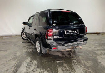 Подержанный автомобиль Chevrolet TrailBlazer 2003 года (6 фото)