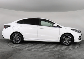 Подержанный автомобиль Omoda S5 2023 года (4 фото)