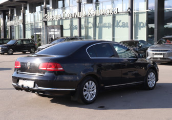 Подержанный автомобиль Volkswagen Passat Sedan 2013 года (6 фото)