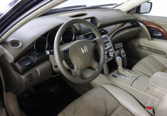Подержанный автомобиль Honda Legend Sedan 2007 года (9 фото)