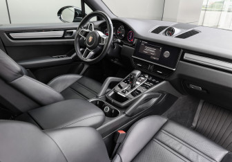 Подержанный автомобиль Porsche Cayenne 2022 года (9 фото)