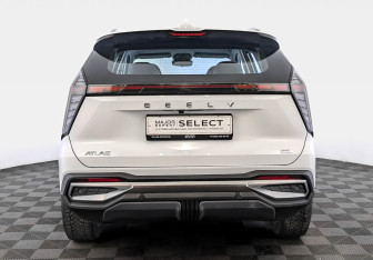 Подержанный автомобиль Geely Atlas 2024 года (6 фото)