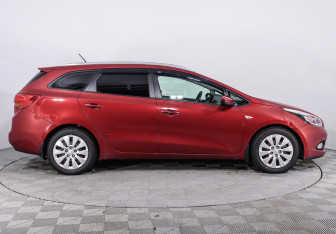 Подержанный автомобиль Kia Ceed Wagon 2013 года (4 фото)